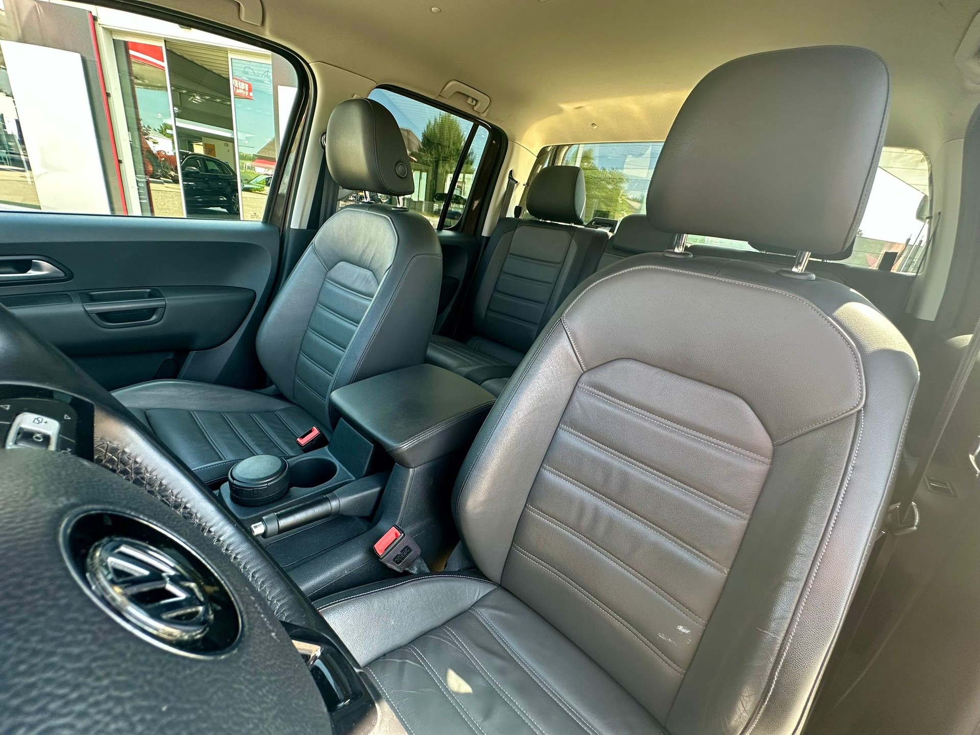 VW Amarok 3.0TDI Crossline 4Motion Automatic-image-23