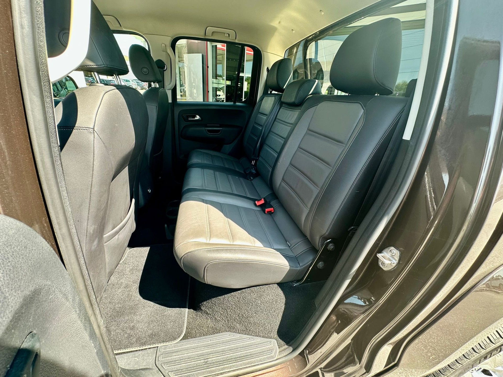 VW Amarok 3.0TDI Crossline 4Motion Automatic-image-25