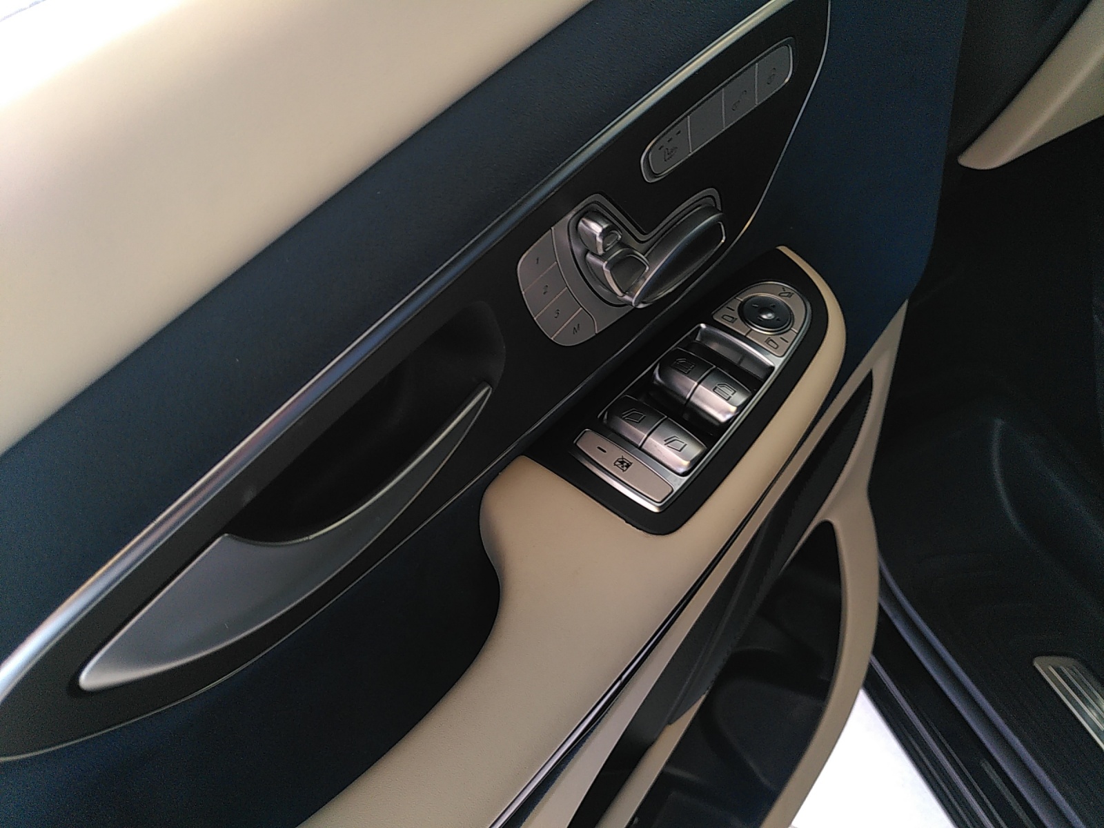 Image MERCEDES-BENZ V-300 V 300 d extralang 4Matic 9G-Tronic