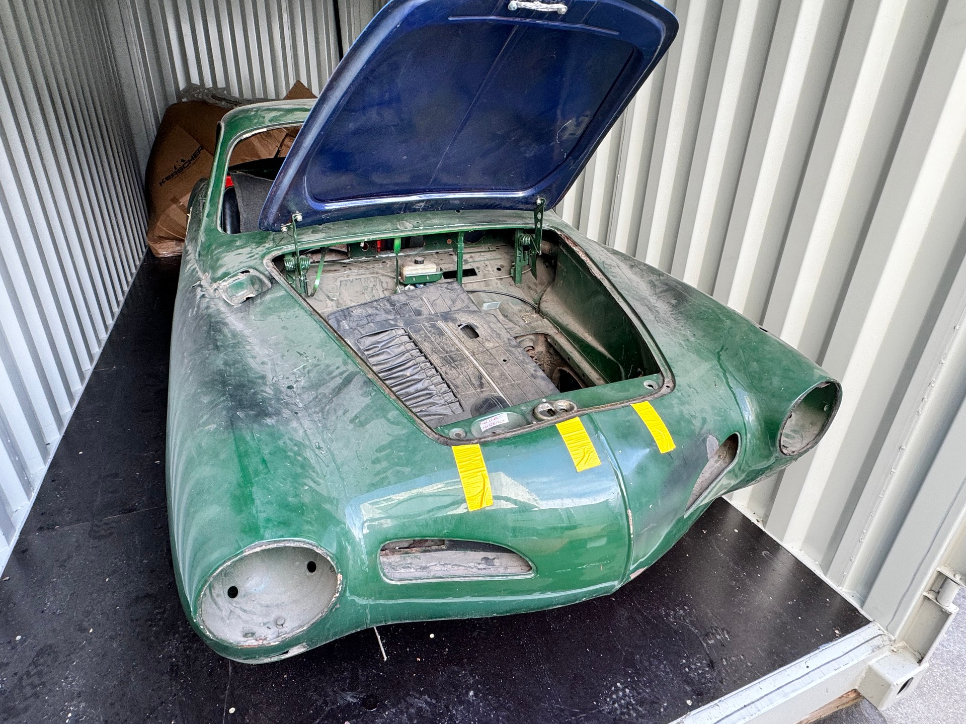 VW KARMANN-GHIA-showroom-element-3