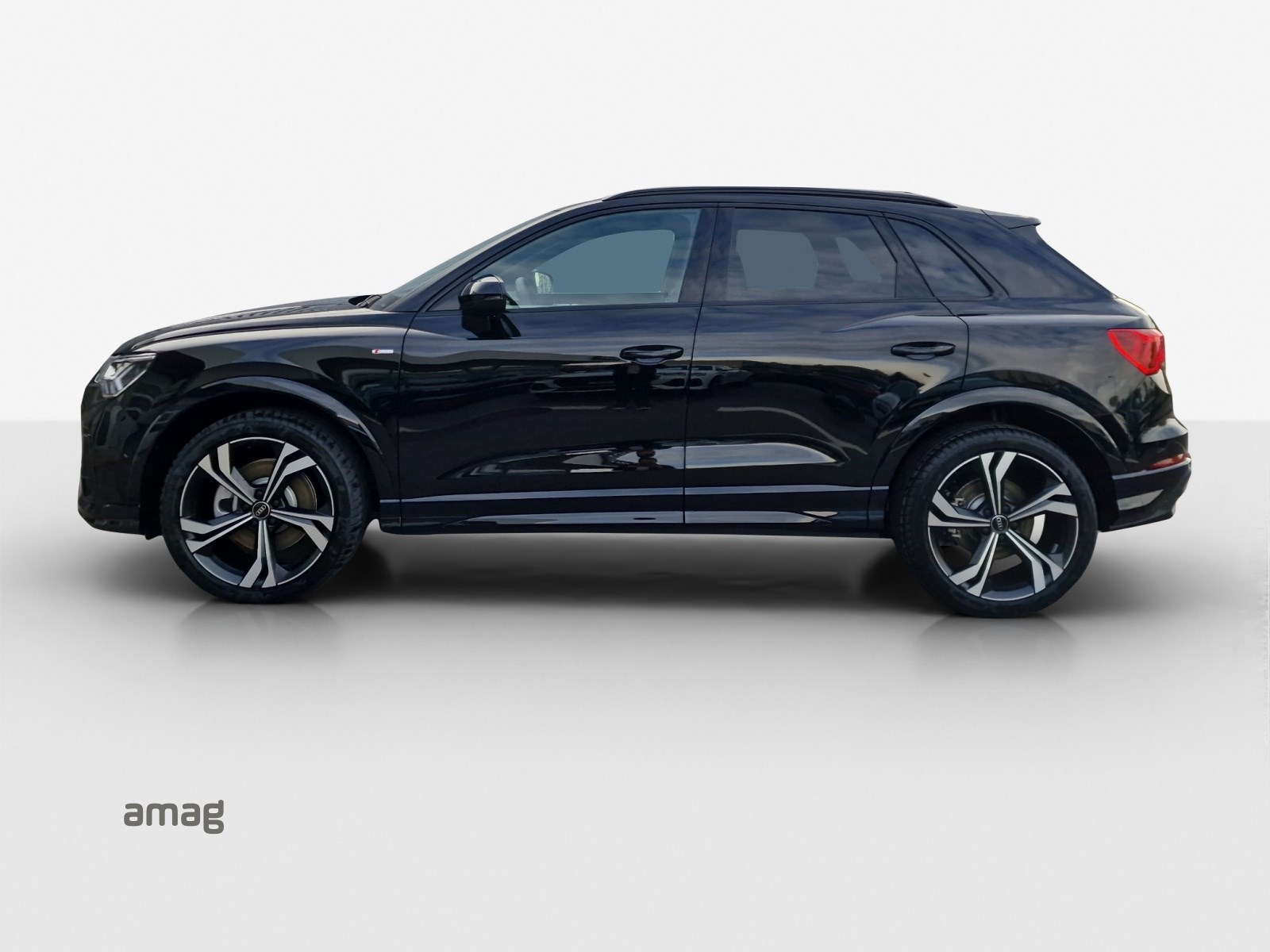 AUDI Q3 40 TFSI S line quattro S-tronic-showroom-element-1