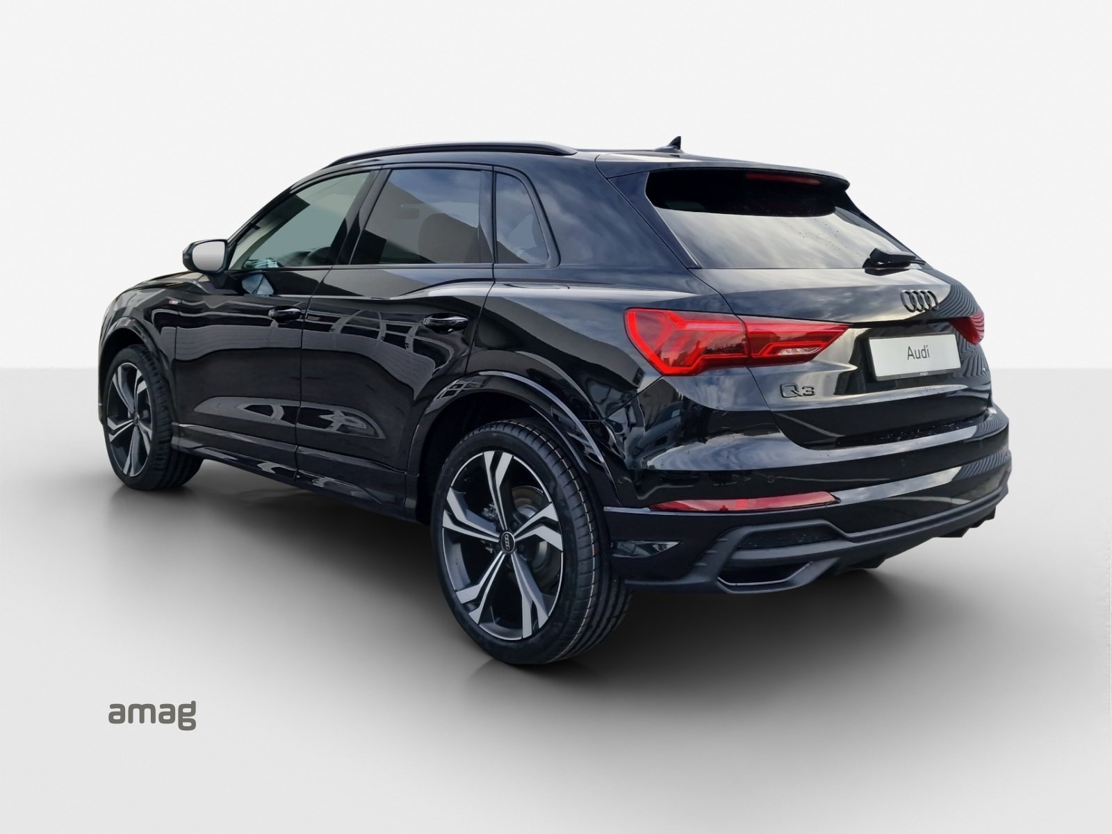 AUDI Q3 40 TFSI S line quattro S-tronic-showroom-element-2