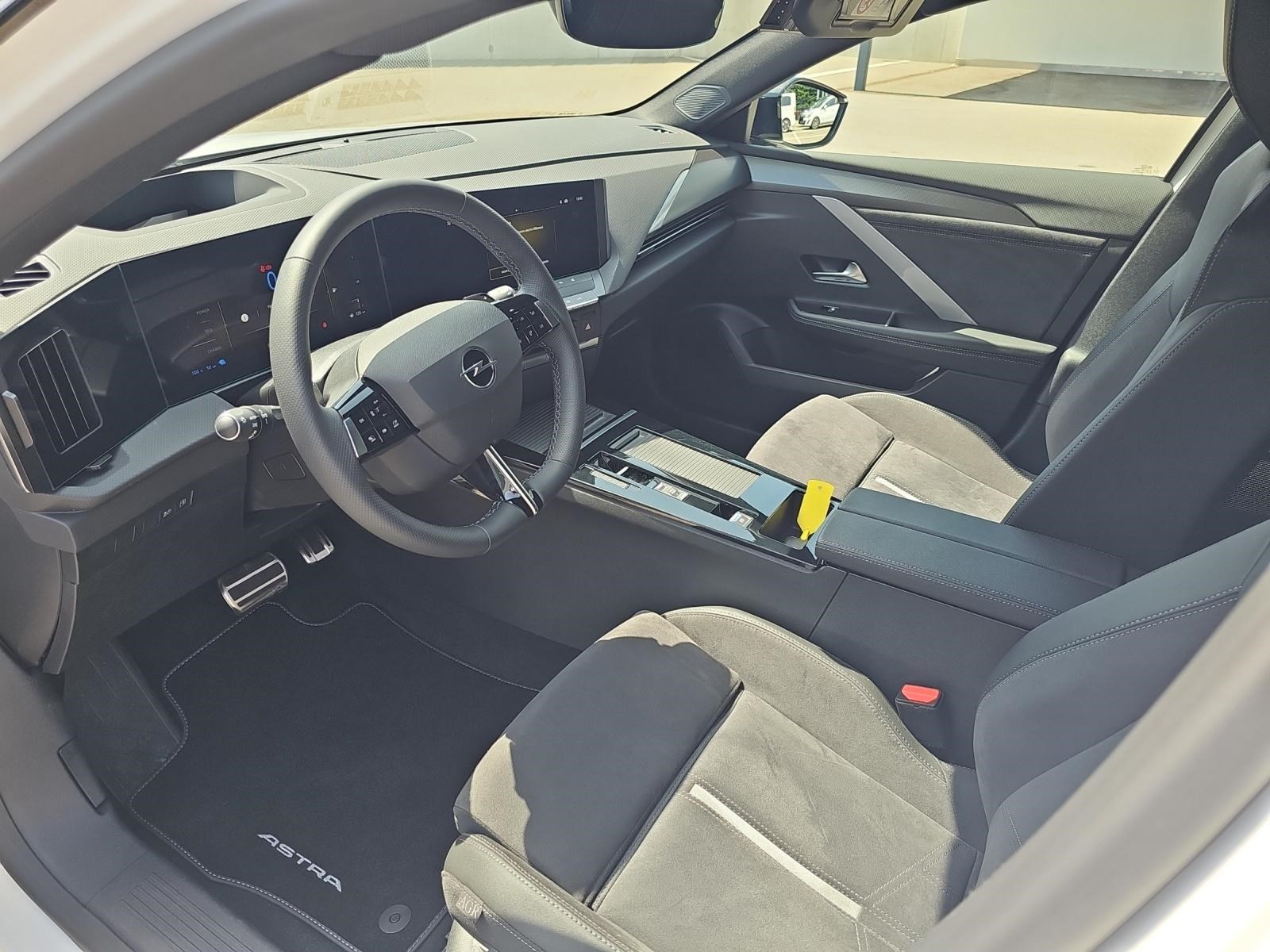 OPEL Astra Sports Tourer 1.6 T PHEV 225 GSe-image-15