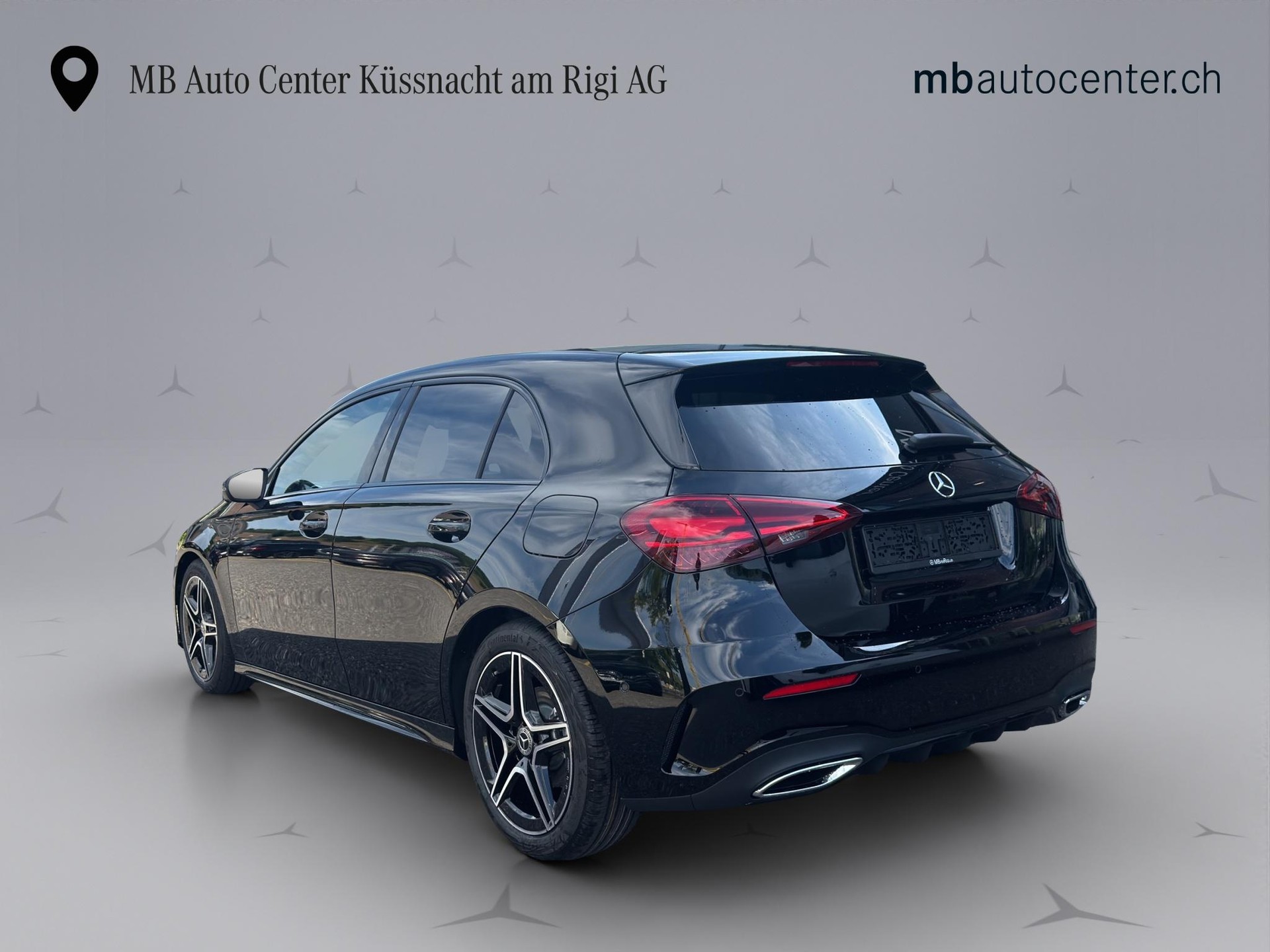 MERCEDES-BENZ A 180 d AMG Line-showroom-element-3