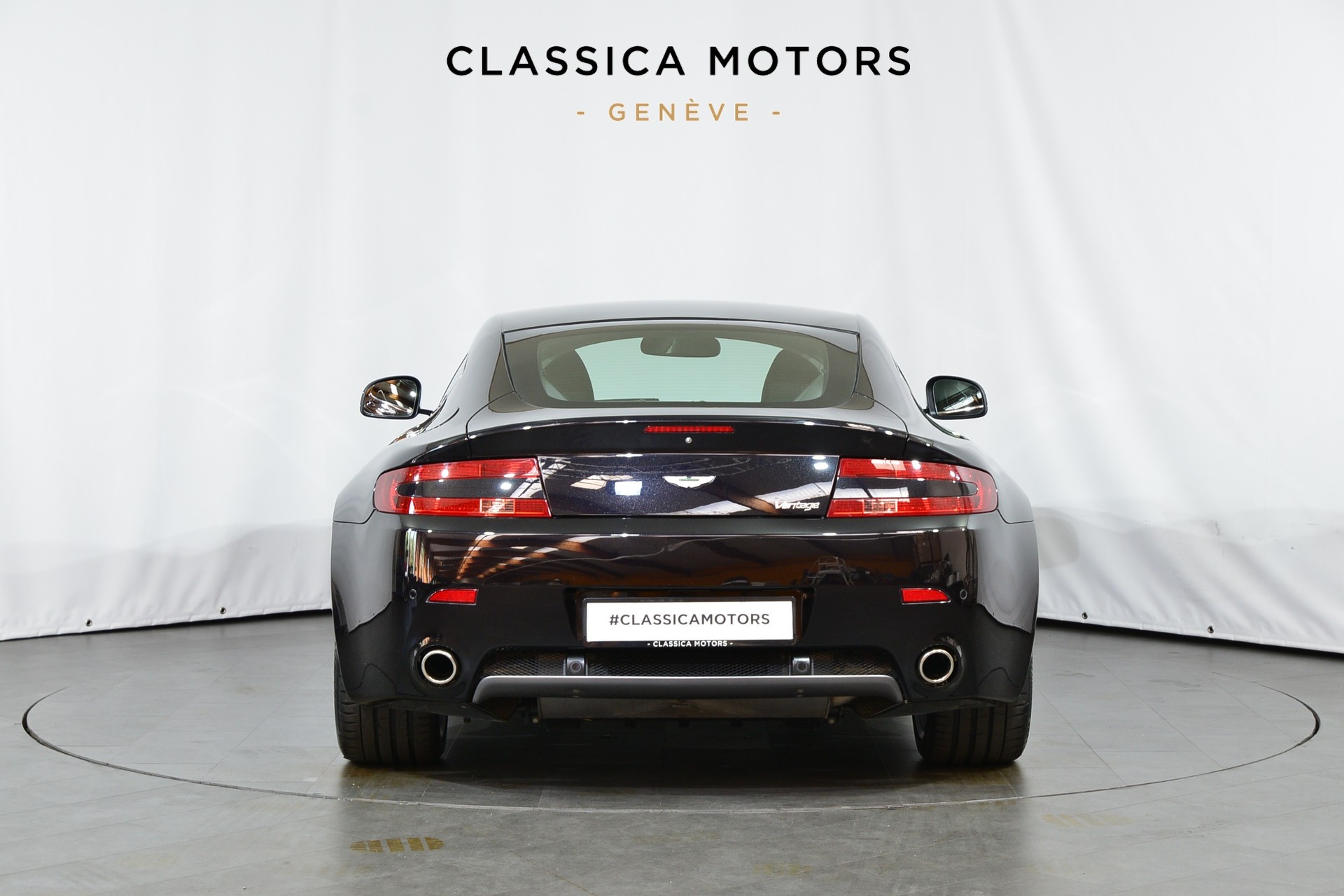 ASTON MARTIN V8 Vantage 4.7 Sportshift-showroom-element-3