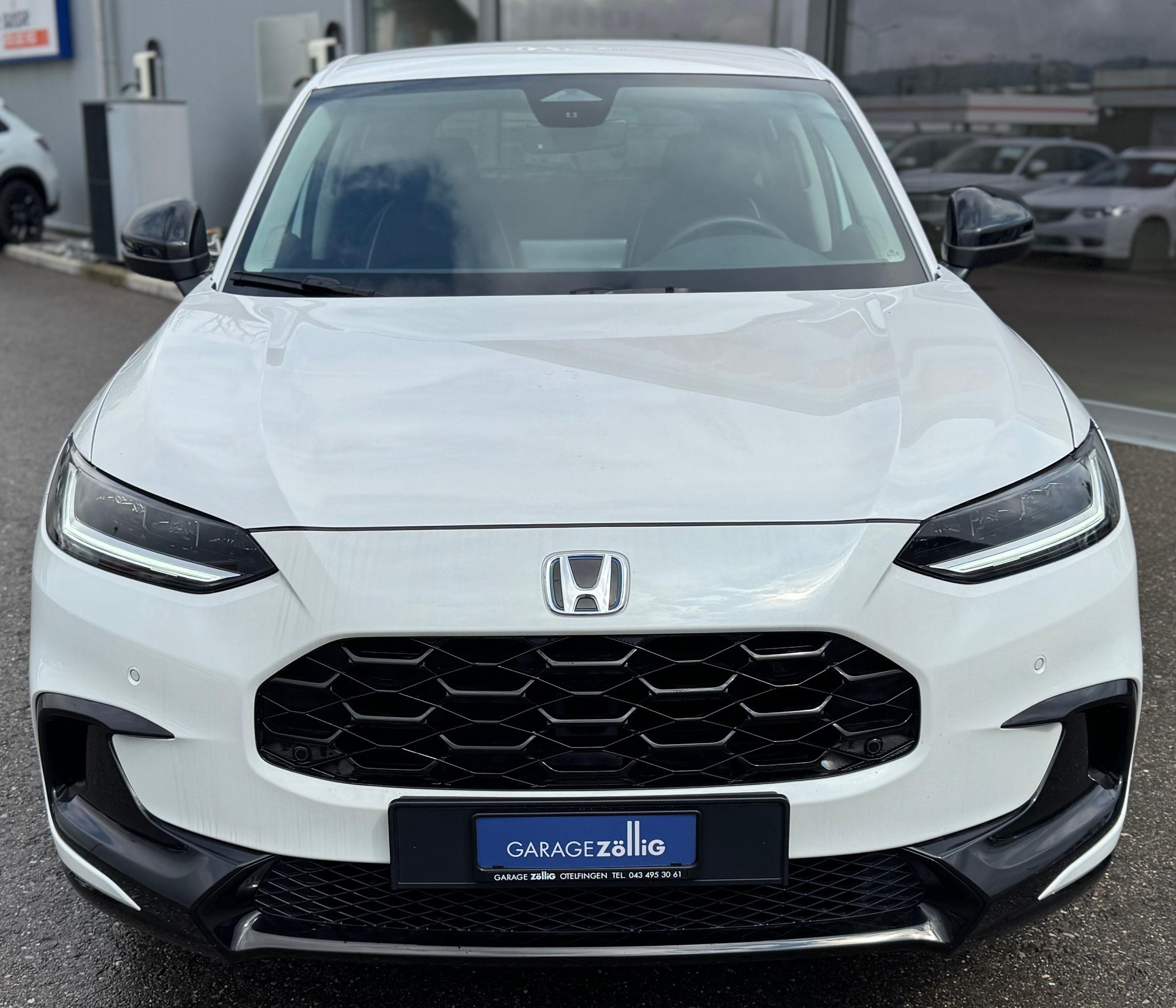 HONDA ZR-V 2.0 i-MMD Sport Platinum White Pearl-showroom-element-1