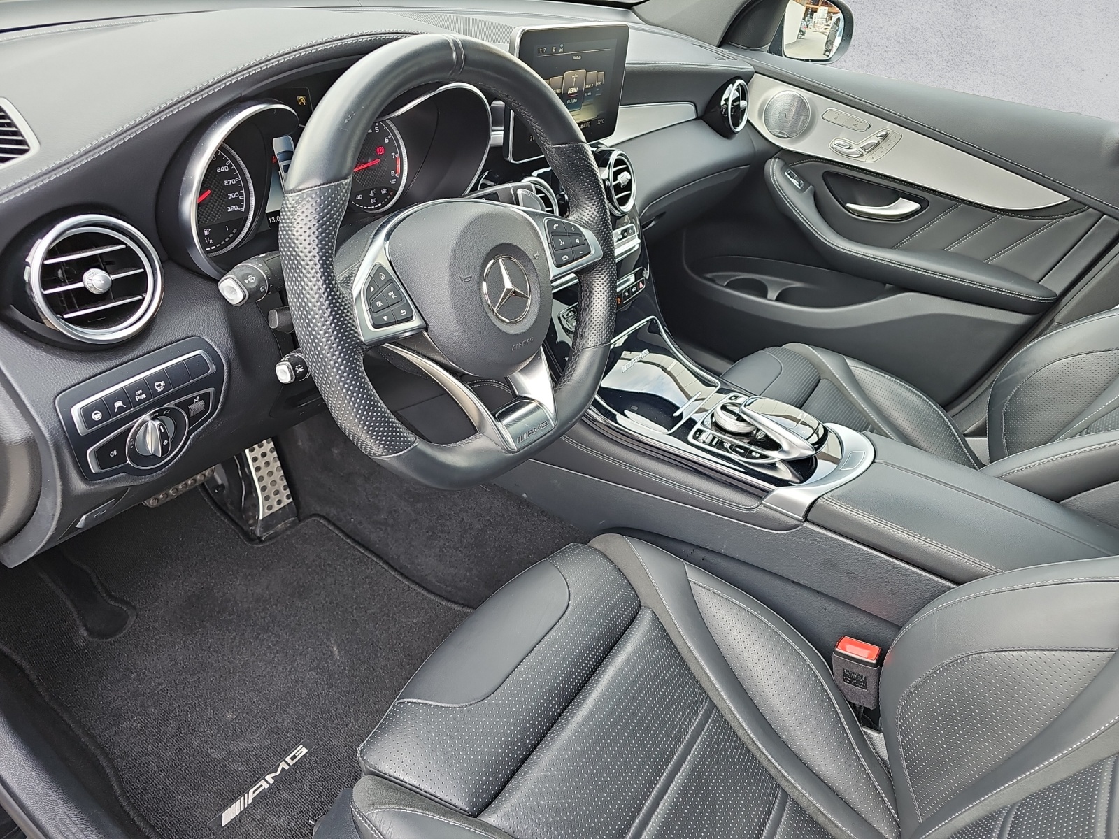 MERCEDES-BENZ GLC Coupé 63 AMG 4Matic+ 9G-Tronic-image-7
