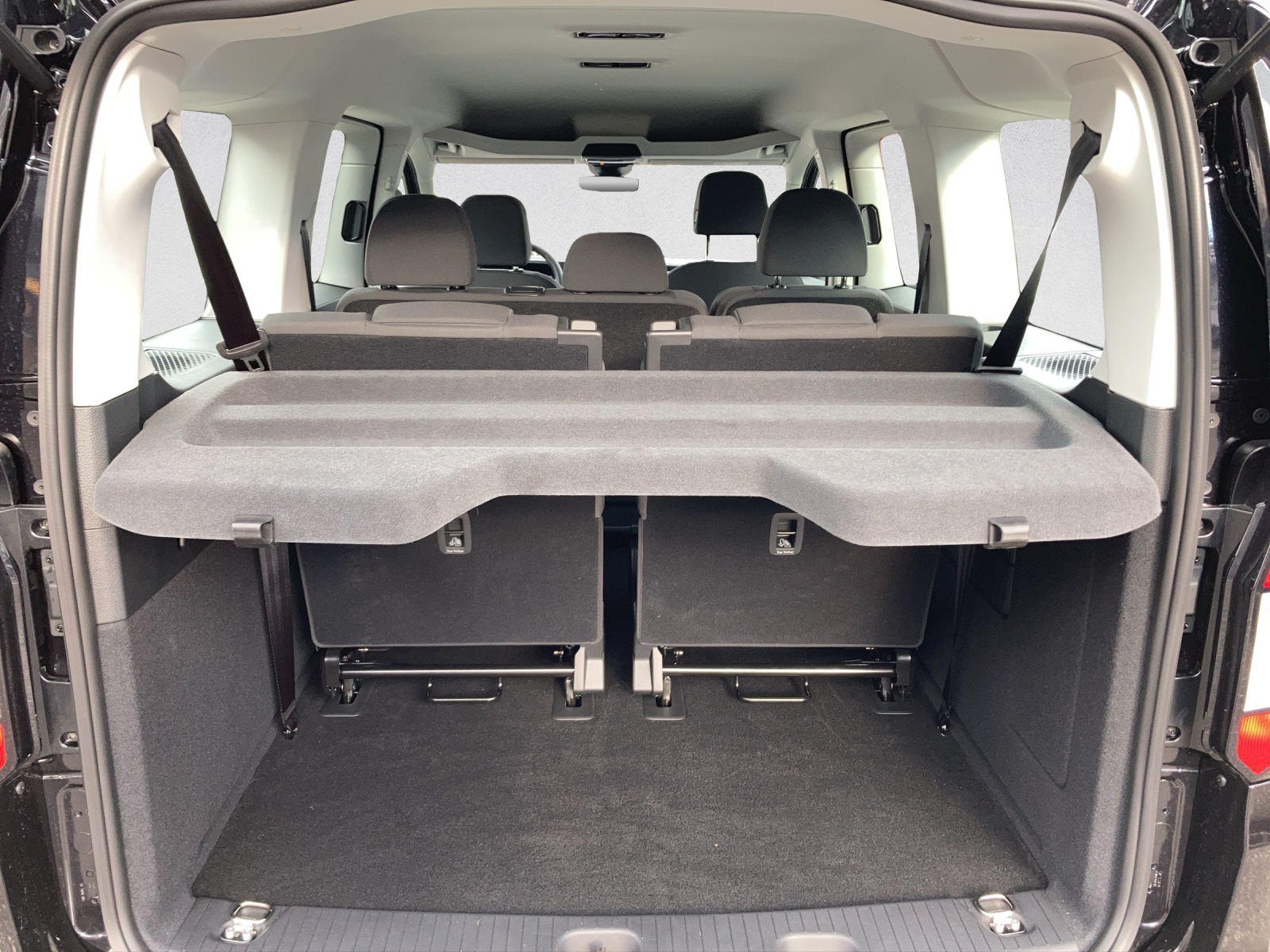 VW Caddy Maxi 1.5 TSI DSG-image-11