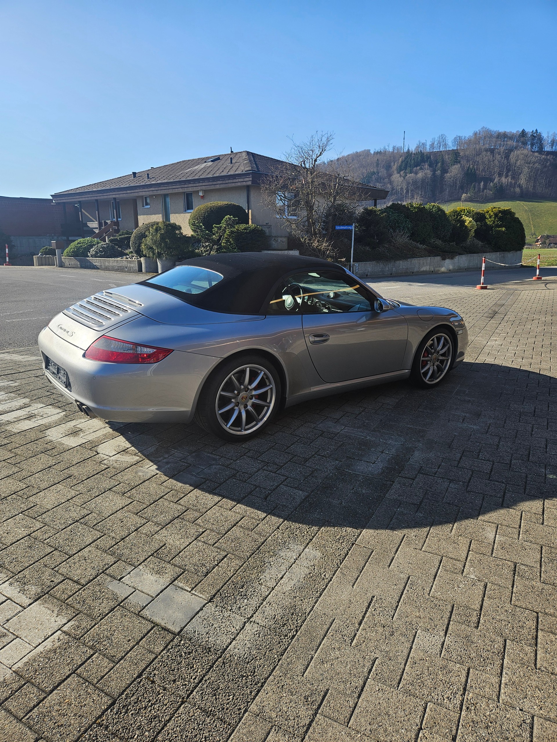 PORSCHE Carrera S Cabrio-showroom-element-2