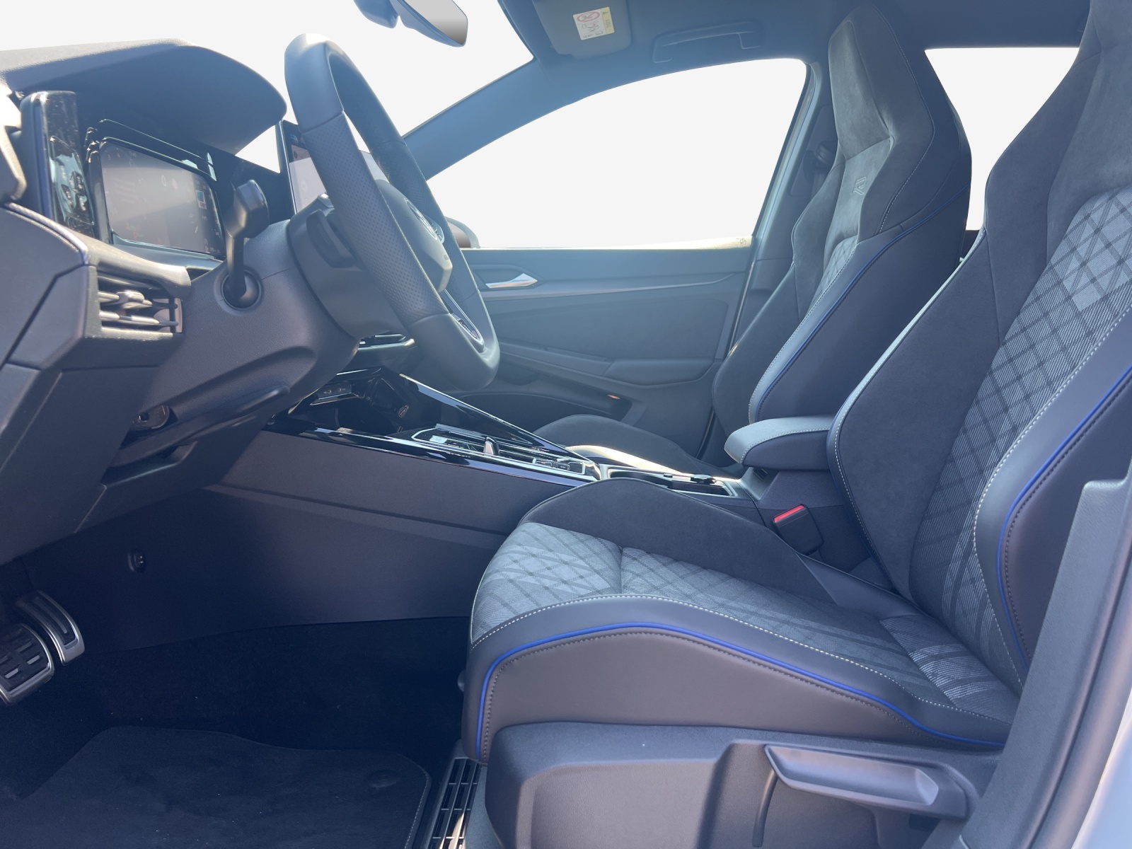 VW Golf Variant 1.5 eTSI mHEV R-Line-image-7