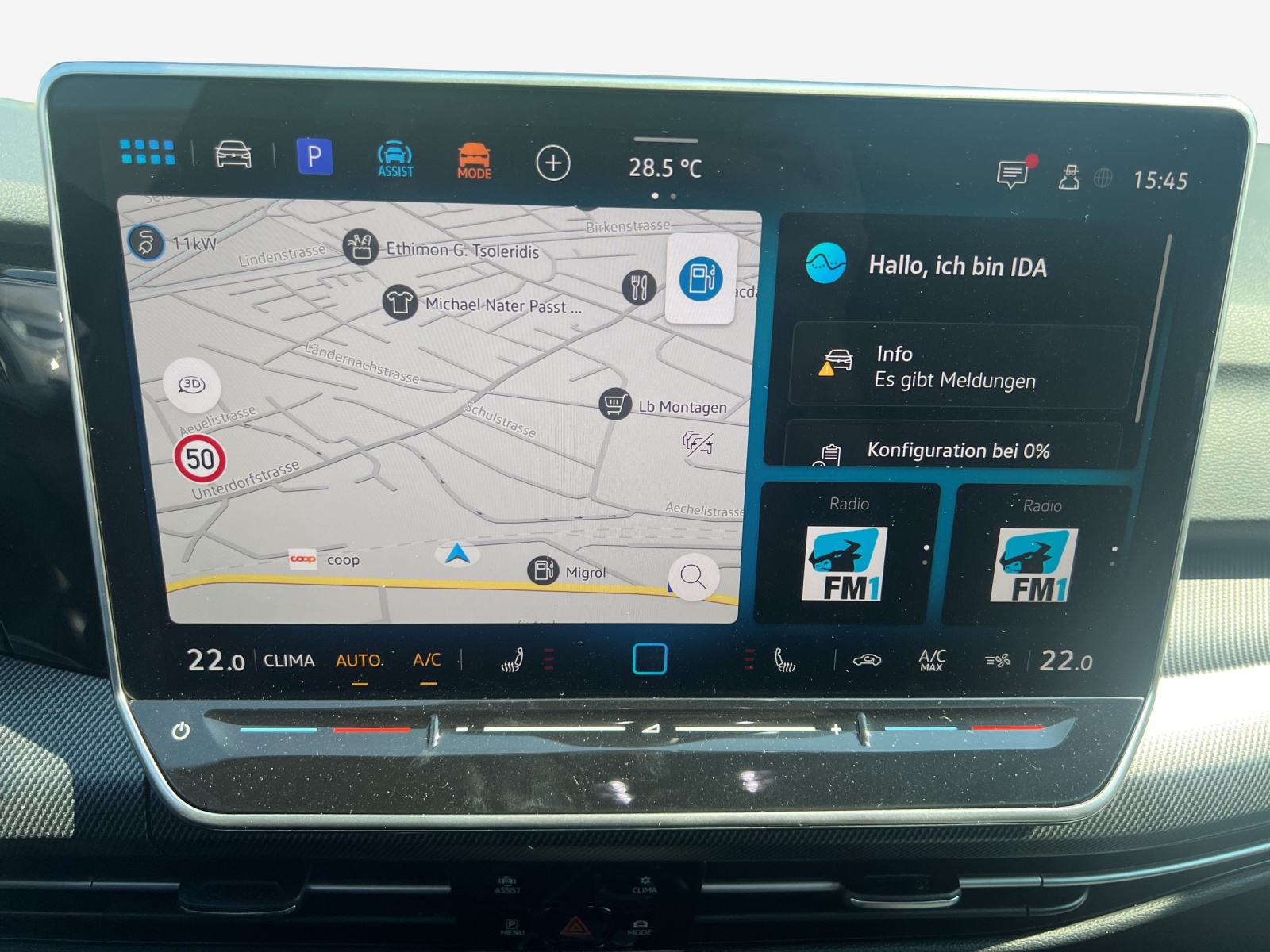 VW Golf Variant 1.5 eTSI mHEV R-Line-image-10