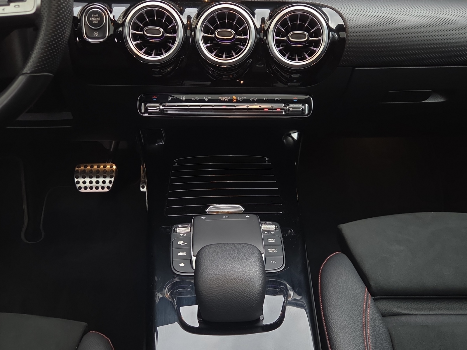 Image MERCEDES-BENZ CLA-200 CLA Shooting Brake 200 AMG Line 7G-DCT