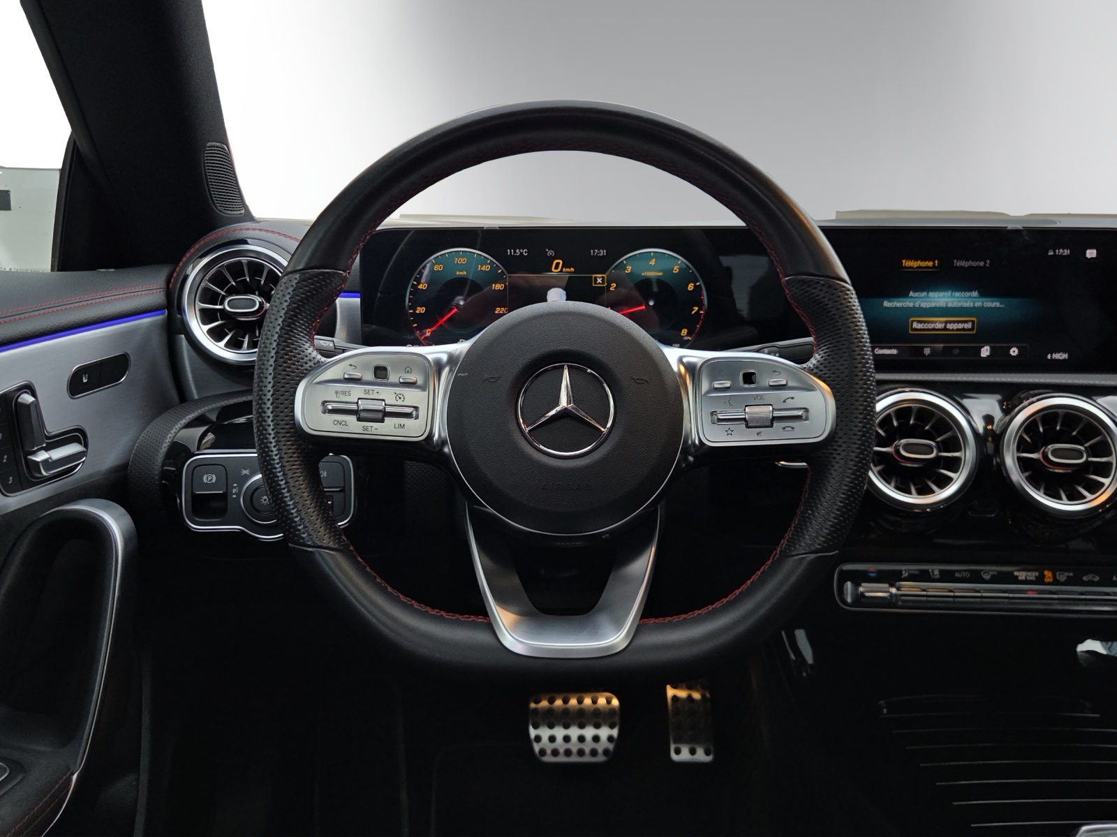 Image MERCEDES-BENZ CLA-200 CLA Shooting Brake 200 AMG Line 7G-DCT