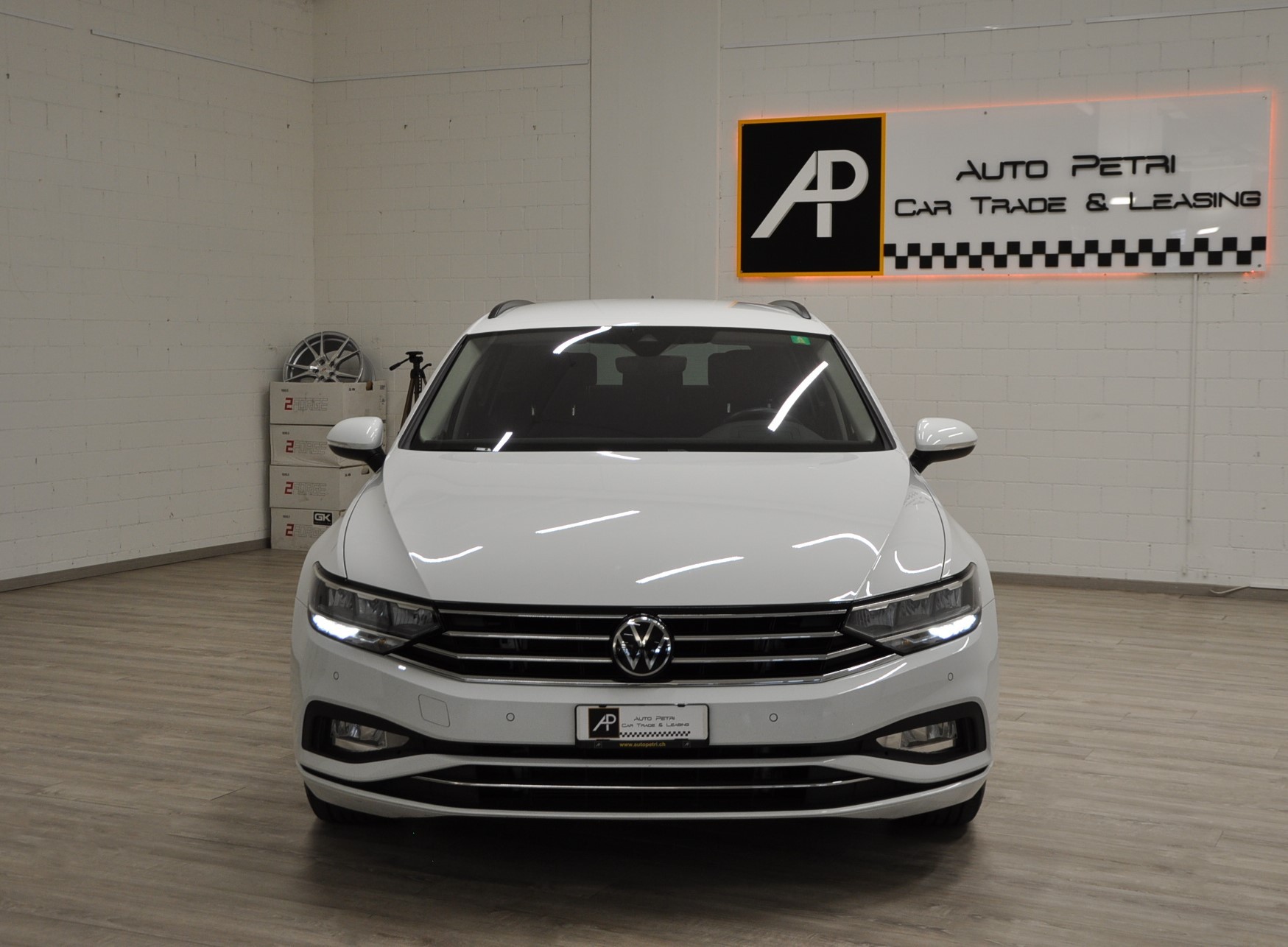 VW Passat 2.0 TDI BMT Business DSG-showroom-element-1