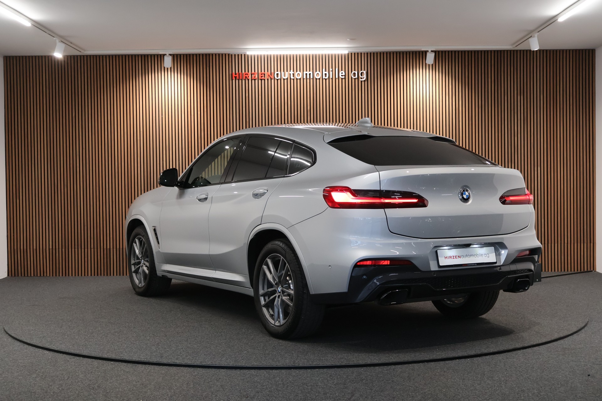 BMW X4 M40i Steptronic-showroom-element-2