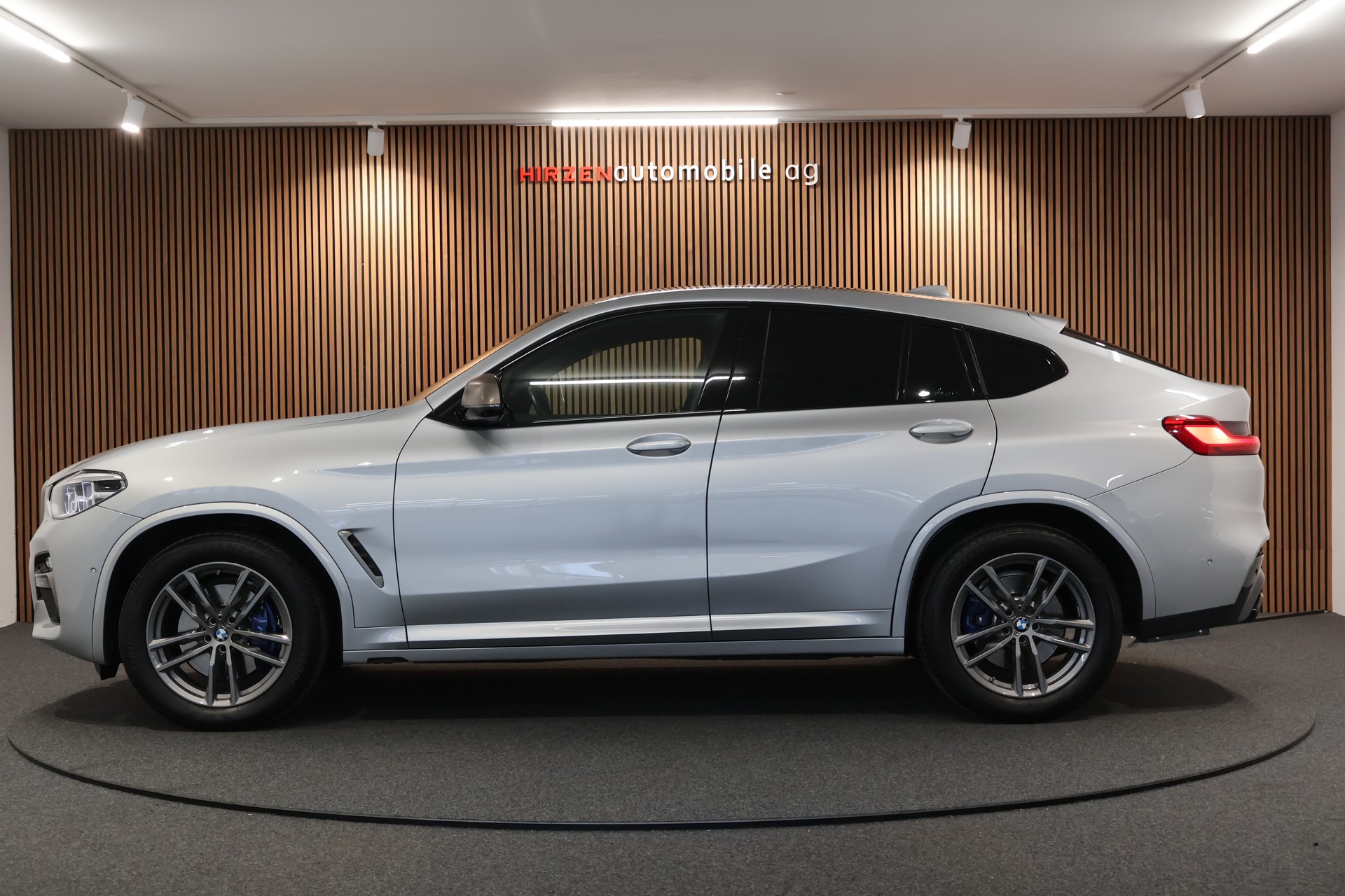BMW X4 M40i Steptronic-showroom-element-1