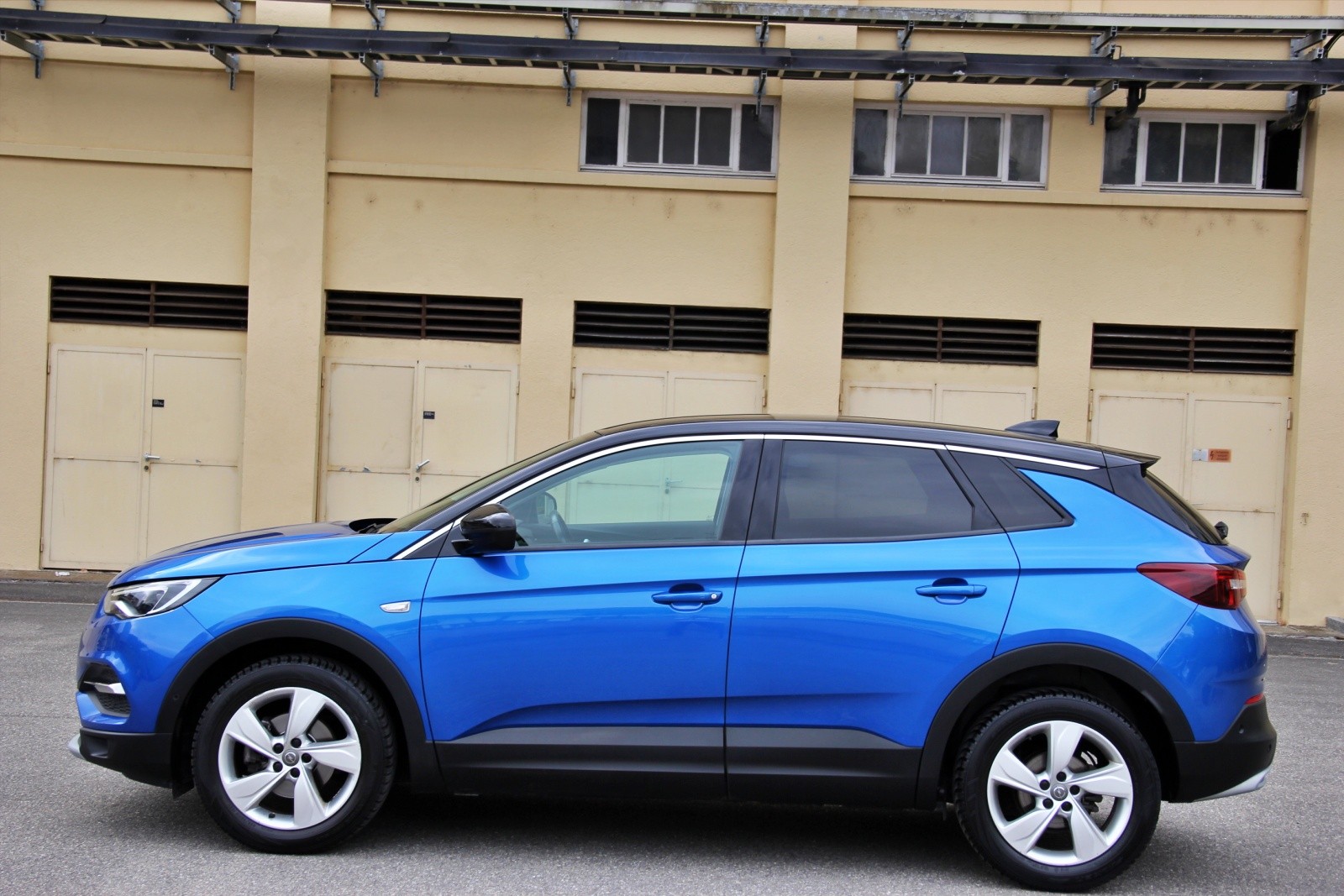 OPEL Grandland X 1.2i TP Ultimate Automatik-showroom-element-1
