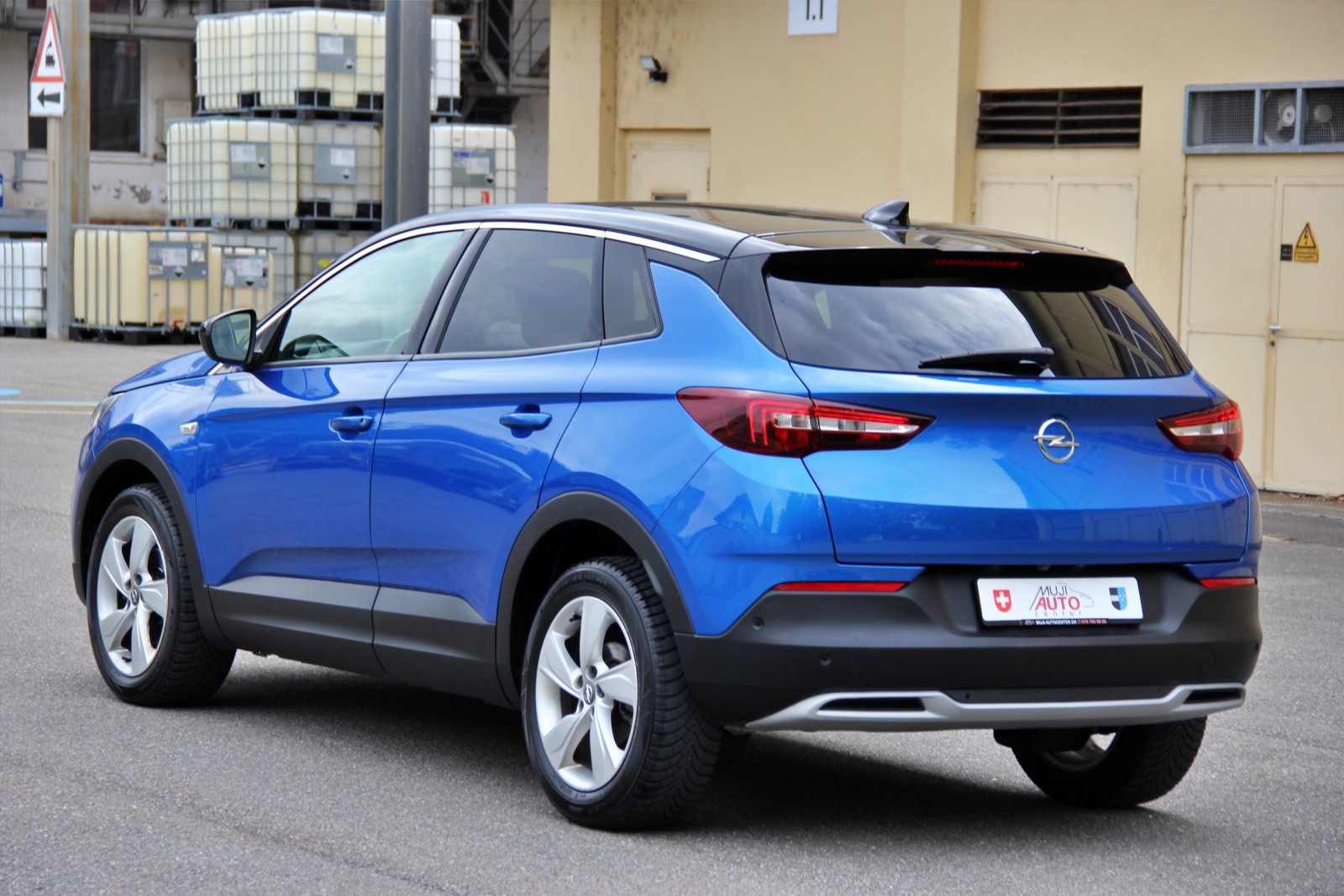 OPEL Grandland X 1.2i TP Ultimate Automatik-showroom-element-2