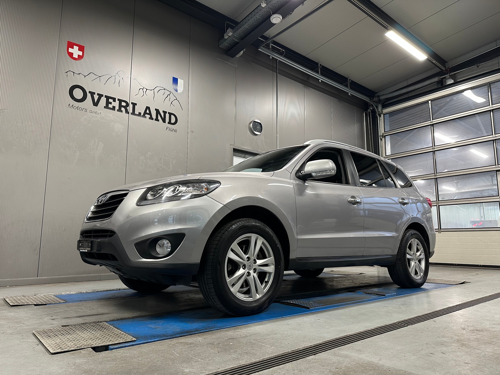 HYUNDAI Santa Fe 2.2 CRDI Swiss Plus Edition 4WD Automatic-image-13