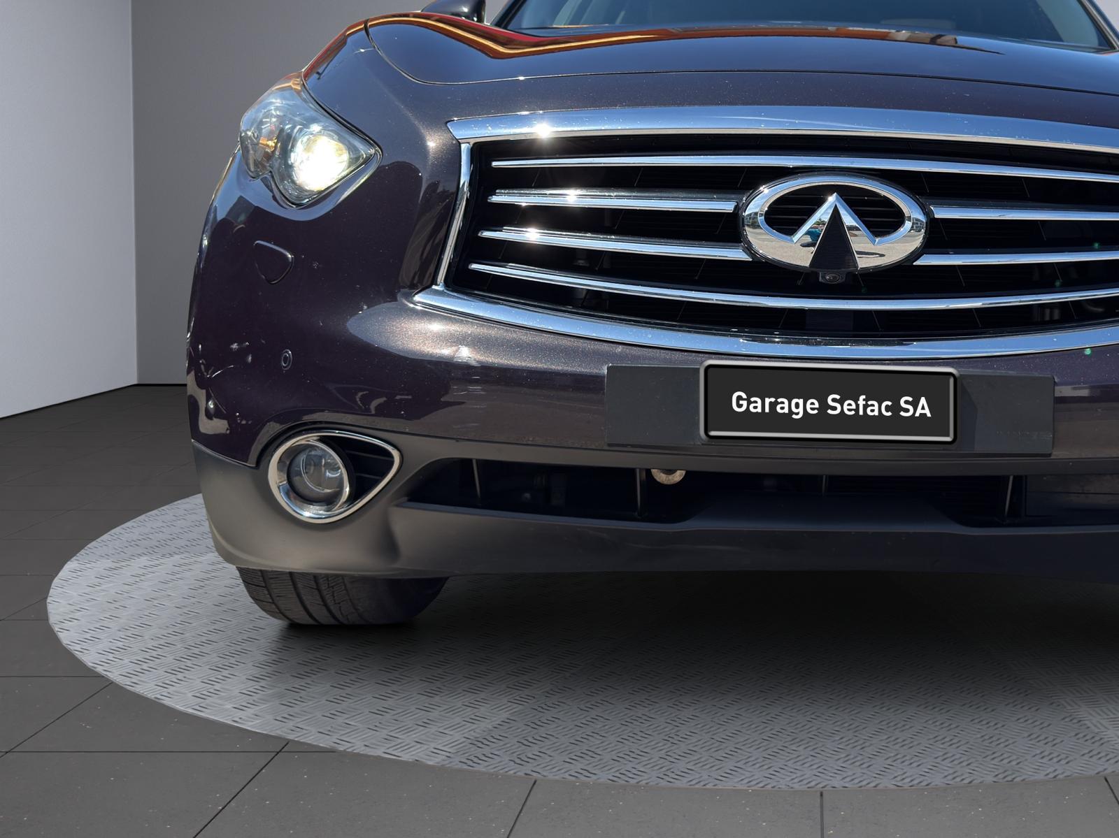 INFINITI QX70 5.0 S Premium AWD Automatic-showroom-element-3