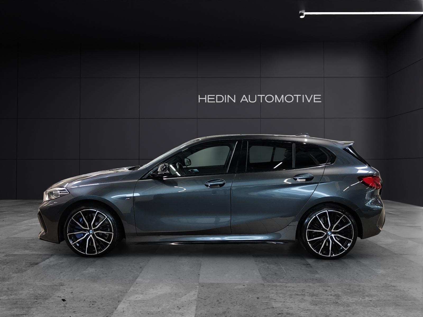 BMW M135i xDrive-showroom-element-3