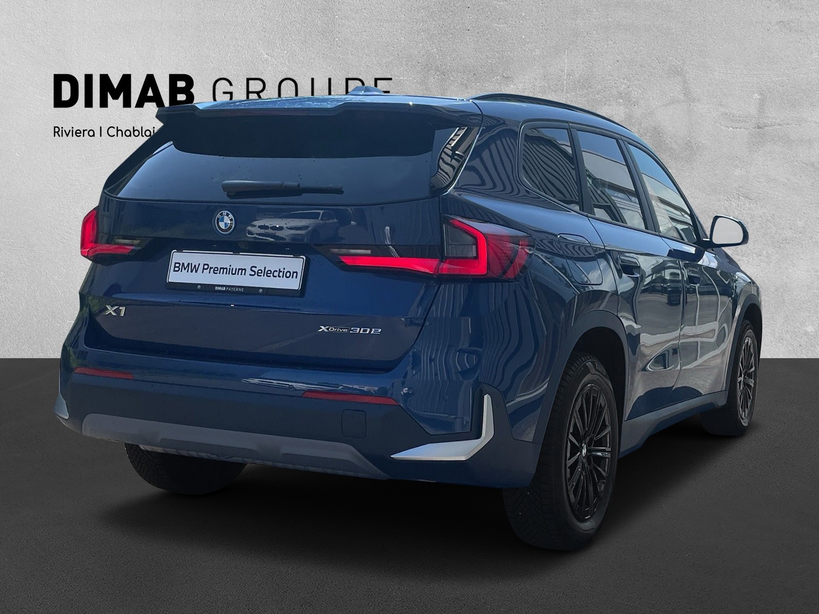 BMW X1 xDrive 30e-showroom-element-2