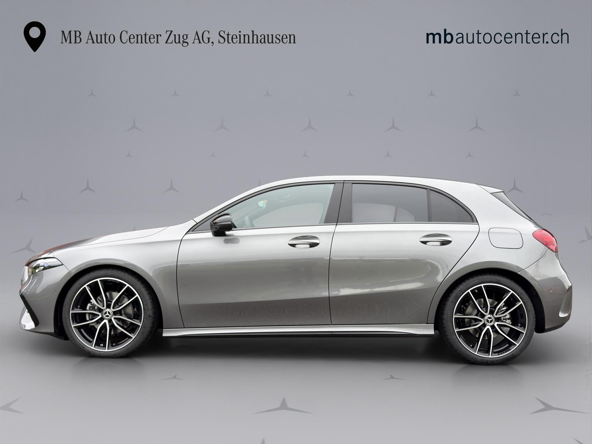 MERCEDES-BENZ A 200 Night Star-showroom-element-1
