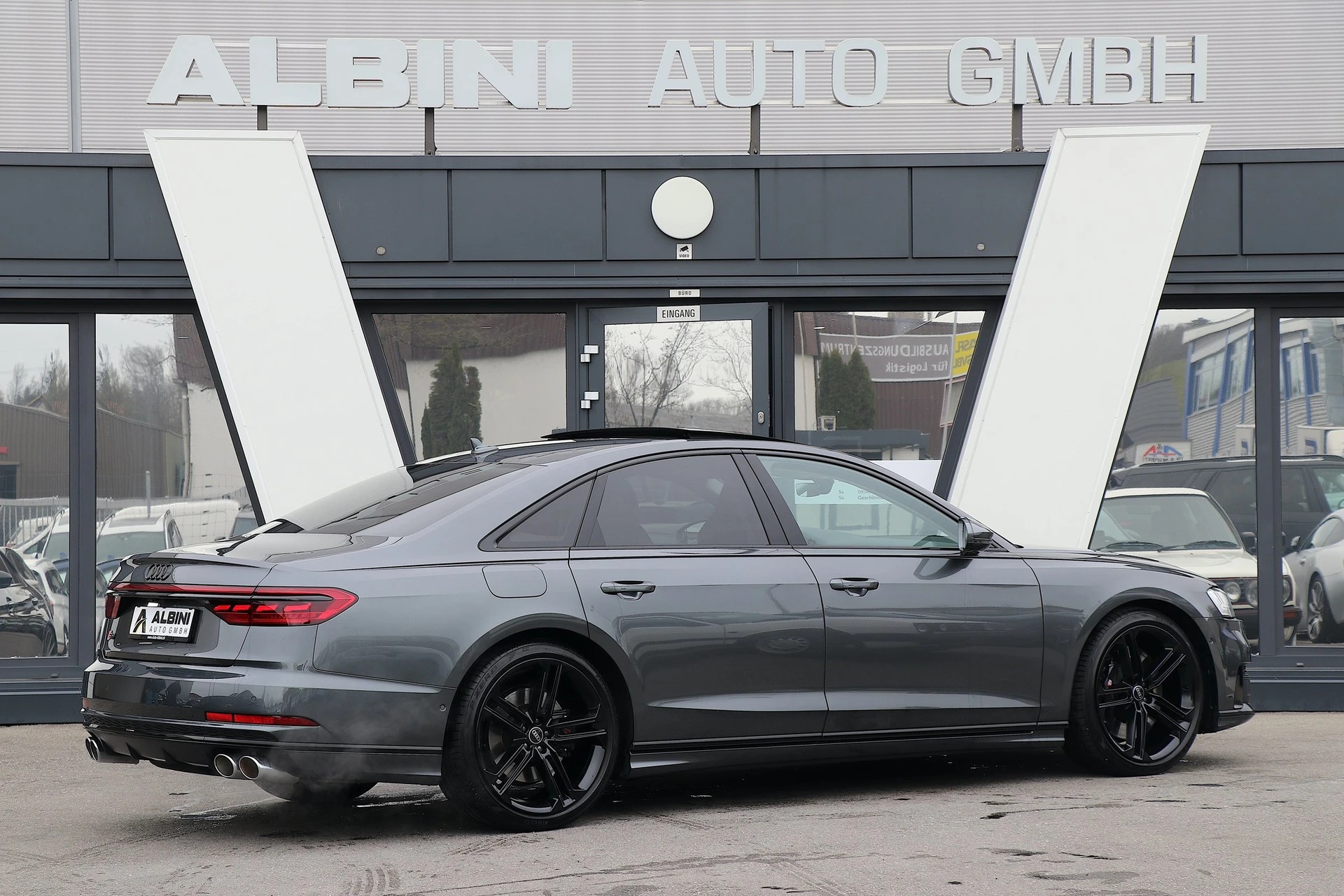 AUDI S8 TFSI quattro tiptronic-showroom-element-2
