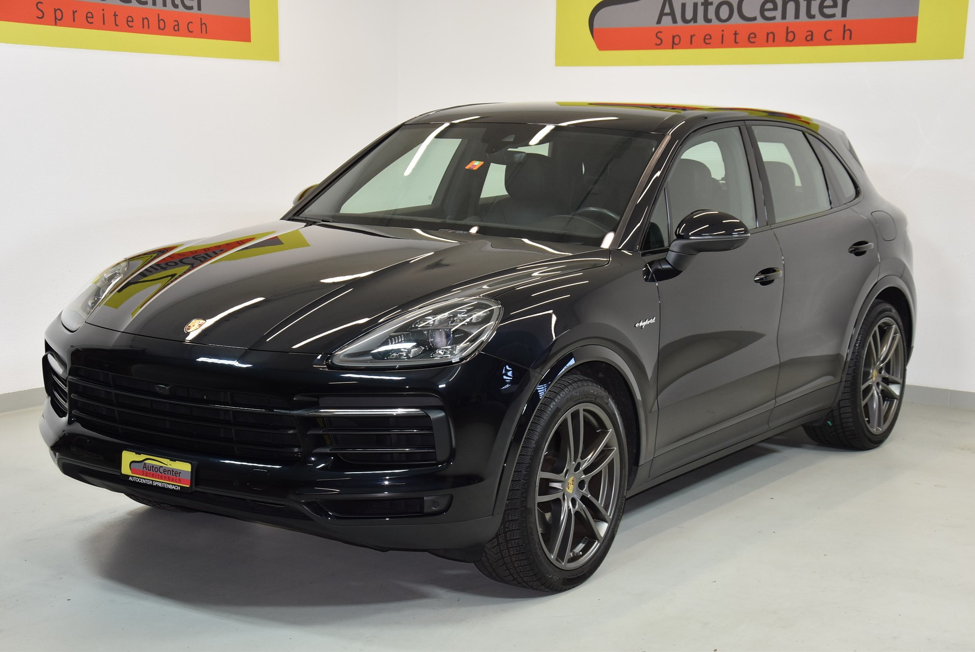 PORSCHE Cayenne E-Hybrid-image-1