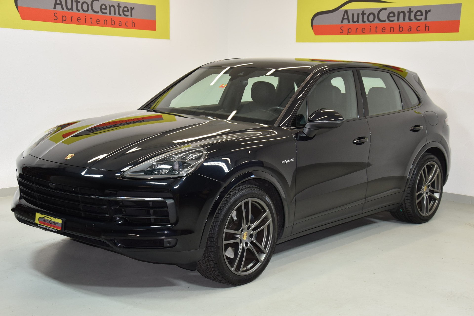 PORSCHE Cayenne E-Hybrid-image-2