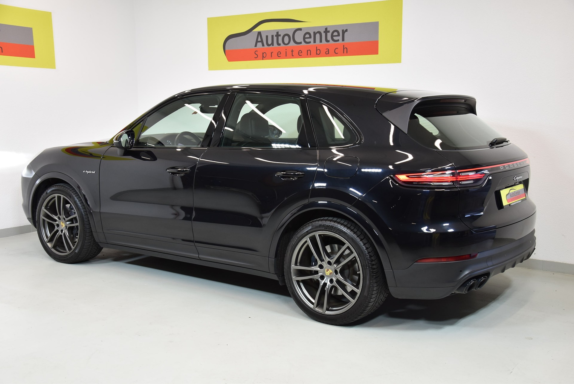 PORSCHE Cayenne E-Hybrid-image-12