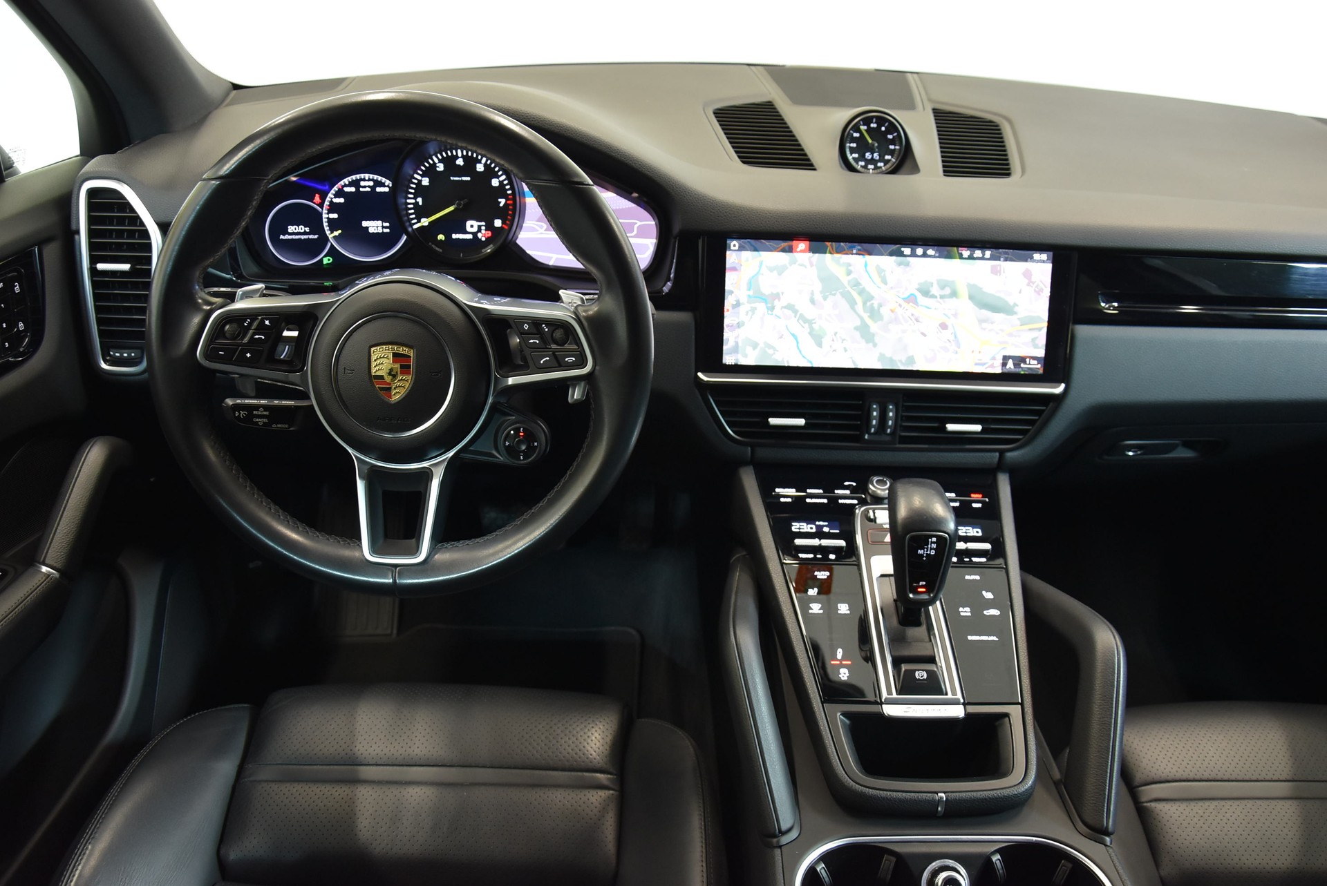 PORSCHE Cayenne E-Hybrid-image-5