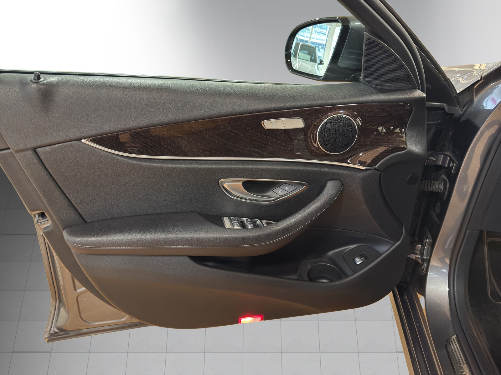 Image MERCEDES-BENZ E-200 E 200 T 4Matic Avantgarde 9G-Tronic