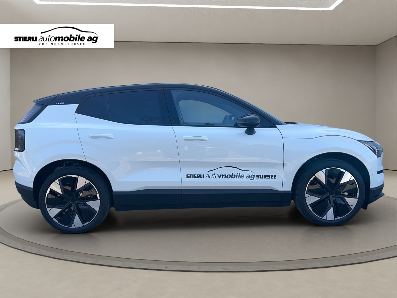 VOLVO EX30 E60 Ultra-showroom-element-3