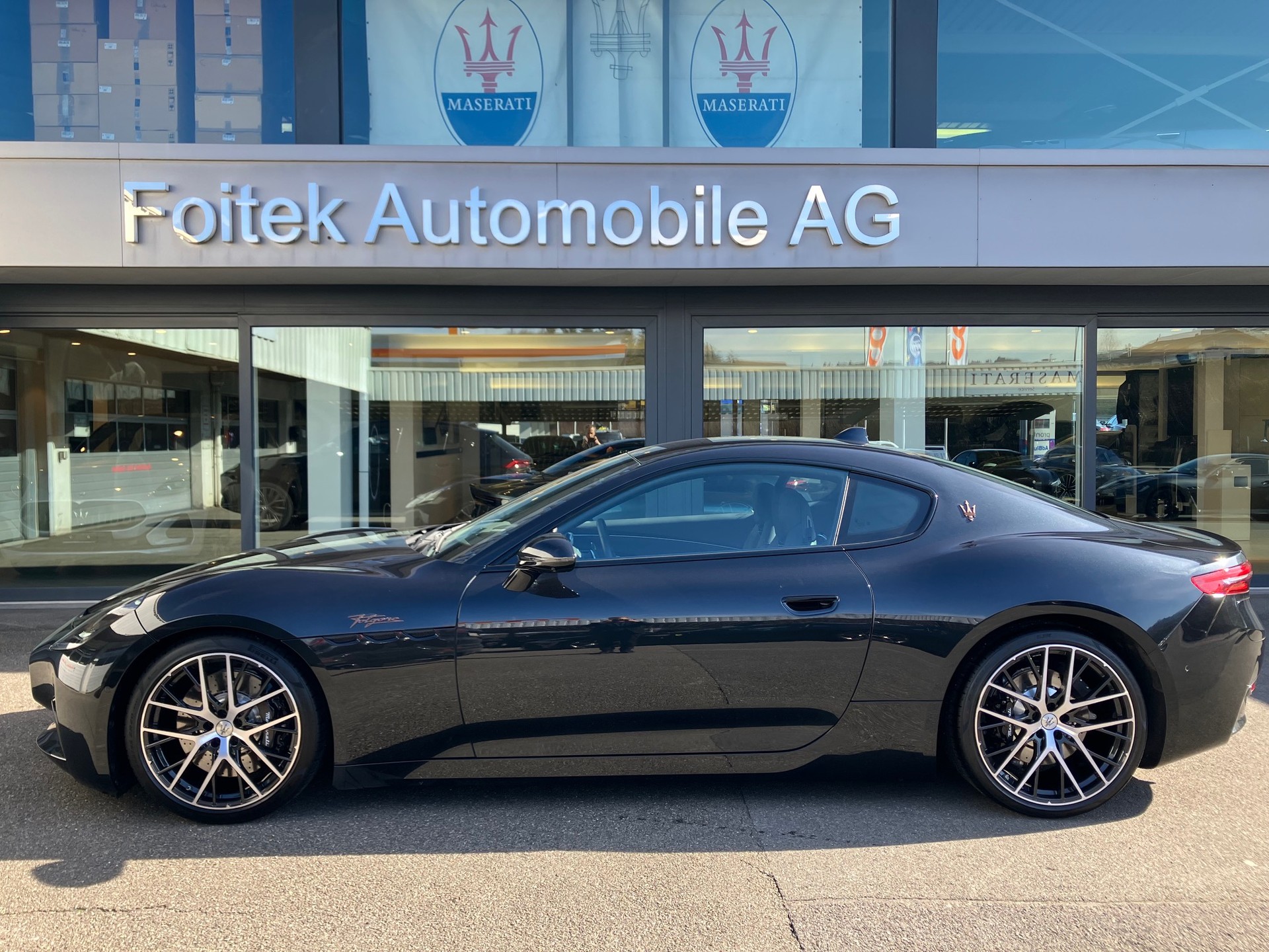 MASERATI GranTurismo Folgore 92kWh-showroom-element-1