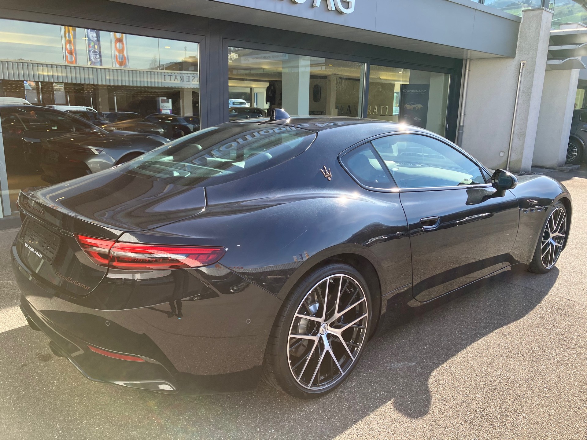 MASERATI GranTurismo Folgore 92kWh-showroom-element-3