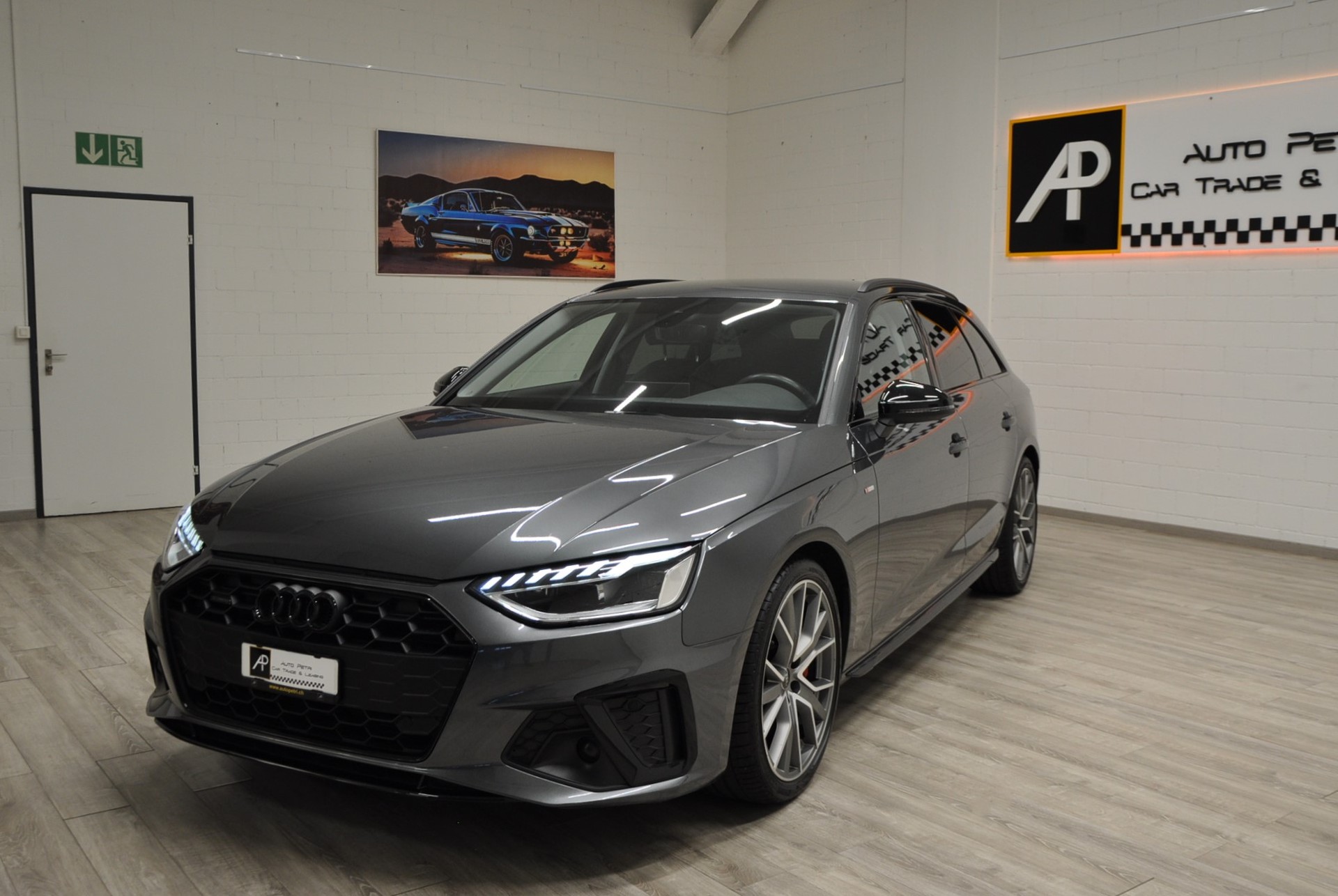 AUDI A4 Avant 40 TDI S line Competition Plus quattro S-tronic-showroom-element-2
