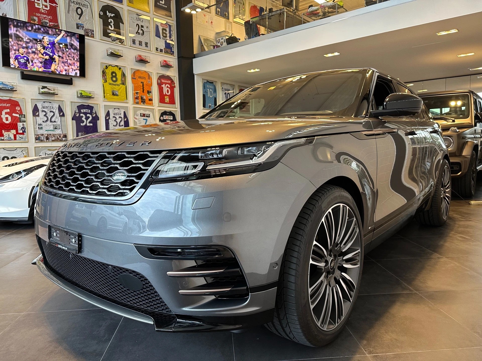LAND ROVER Range Rover Velar R-Dynamic D 300 HSE Automatic-showroom-element-1