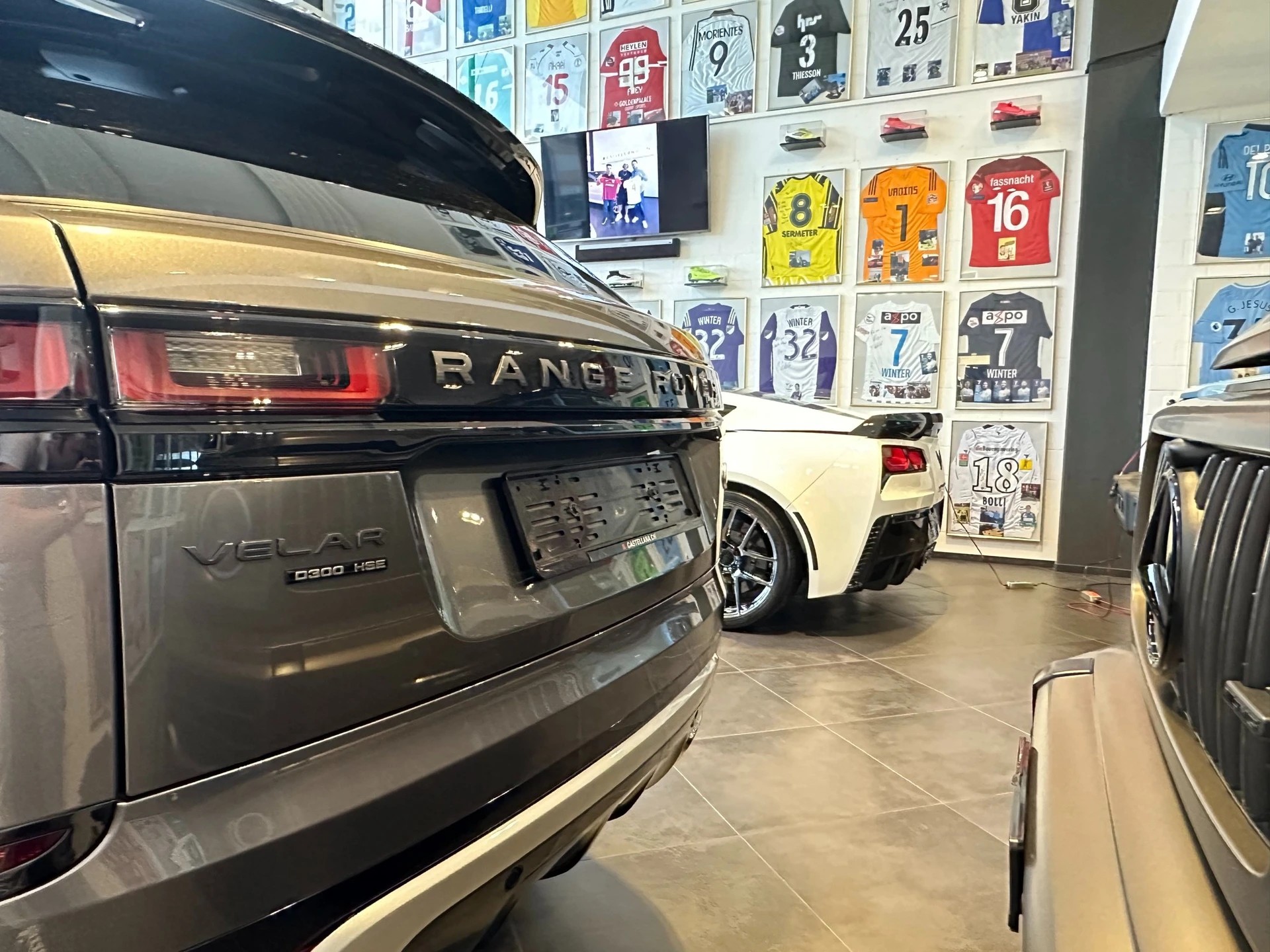 LAND ROVER Range Rover Velar R-Dynamic D 300 HSE Automatic-showroom-element-2