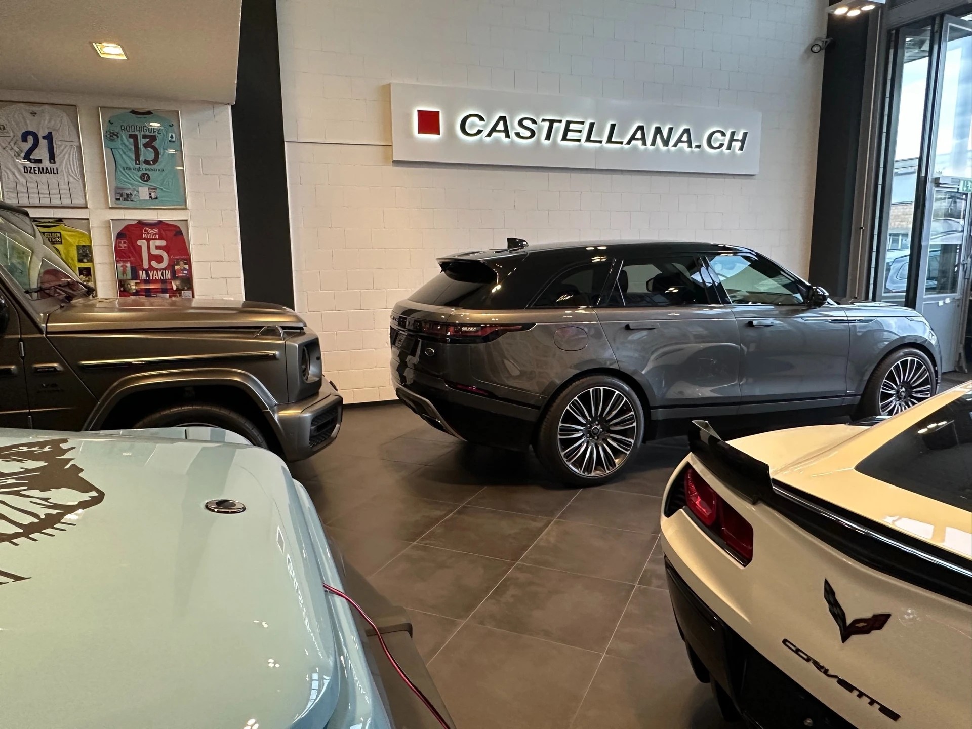 LAND ROVER Range Rover Velar R-Dynamic D 300 HSE Automatic-showroom-element-3