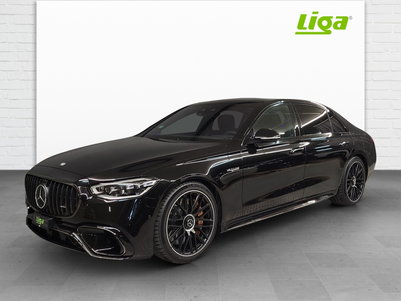 MERCEDES-BENZ AMG S 63 E Performance-showroom-element-1