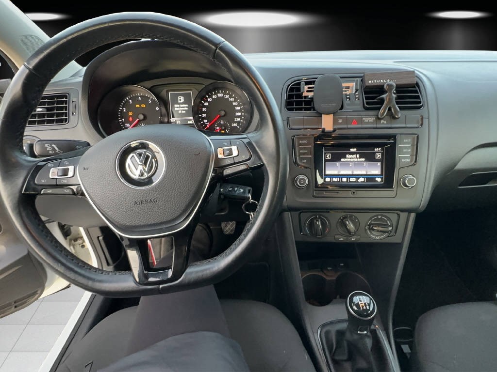 VW Polo 1.0 MPI 60 BlueMT Trendline-image-9