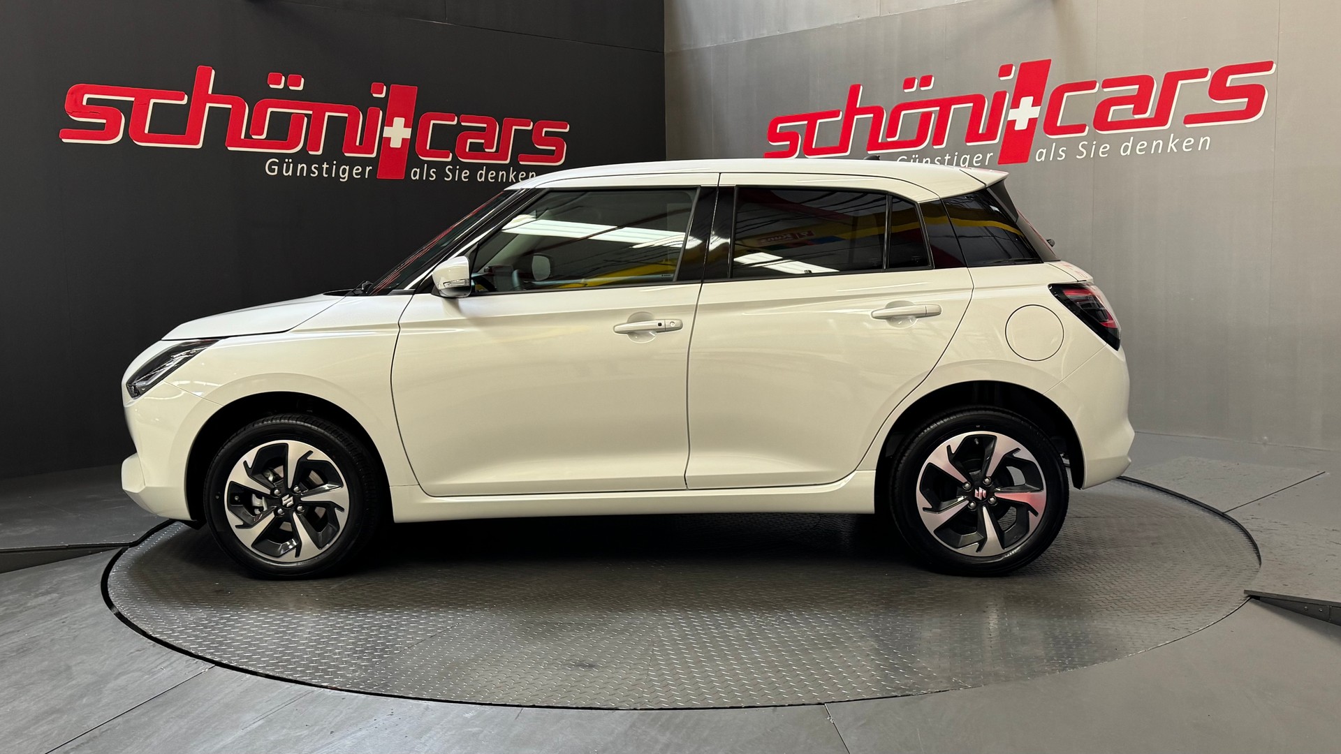 SUZUKI Swift 1.2 Compact Top Hybrid 4x4-showroom-element-2