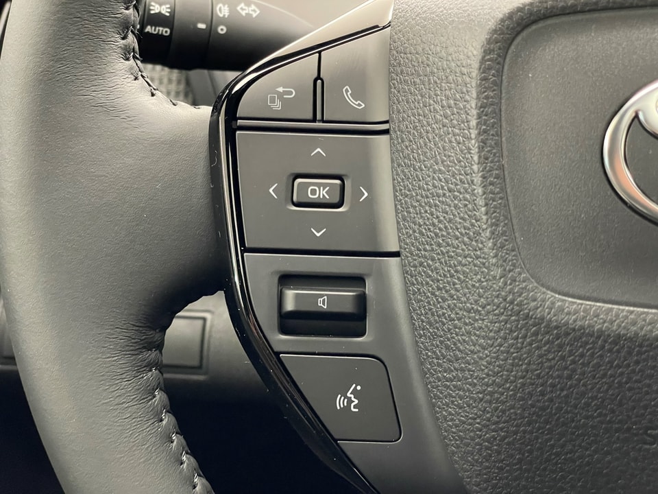 bZ4X Electric Premium AWD 11 kW OBC