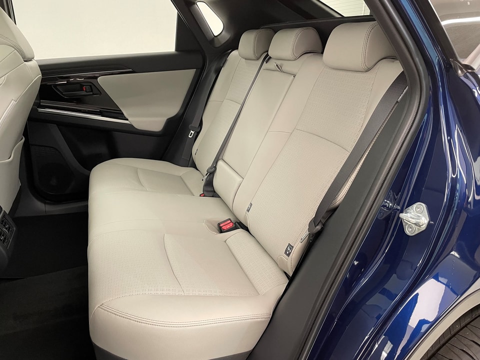 bZ4X Electric Premium AWD 11 kW OBC