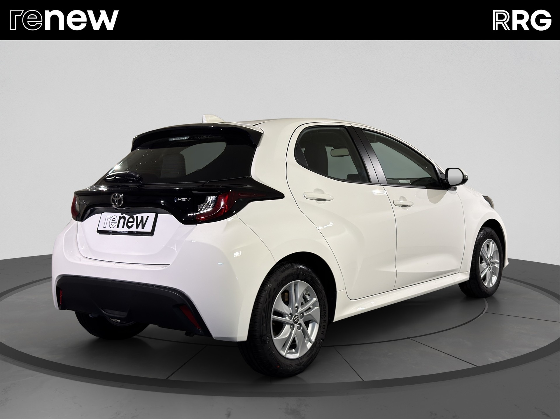TOYOTA Yaris 1.5 Comfort e-CVT-showroom-element-2