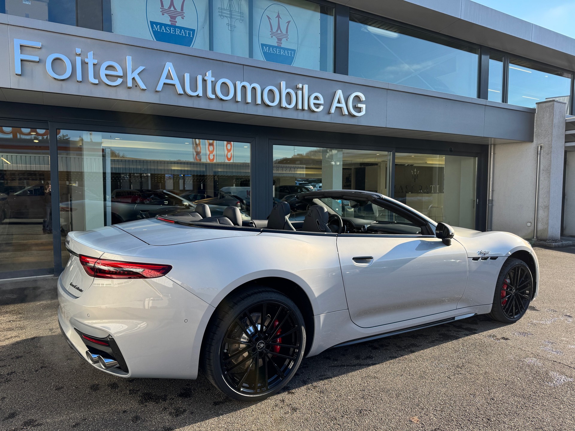 MASERATI GranCabrio Trofeo-showroom-element-3