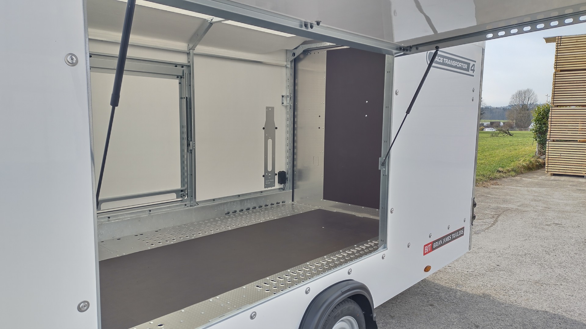 BRIAN JAMES TRAILERS RT4 384-0060-image-7