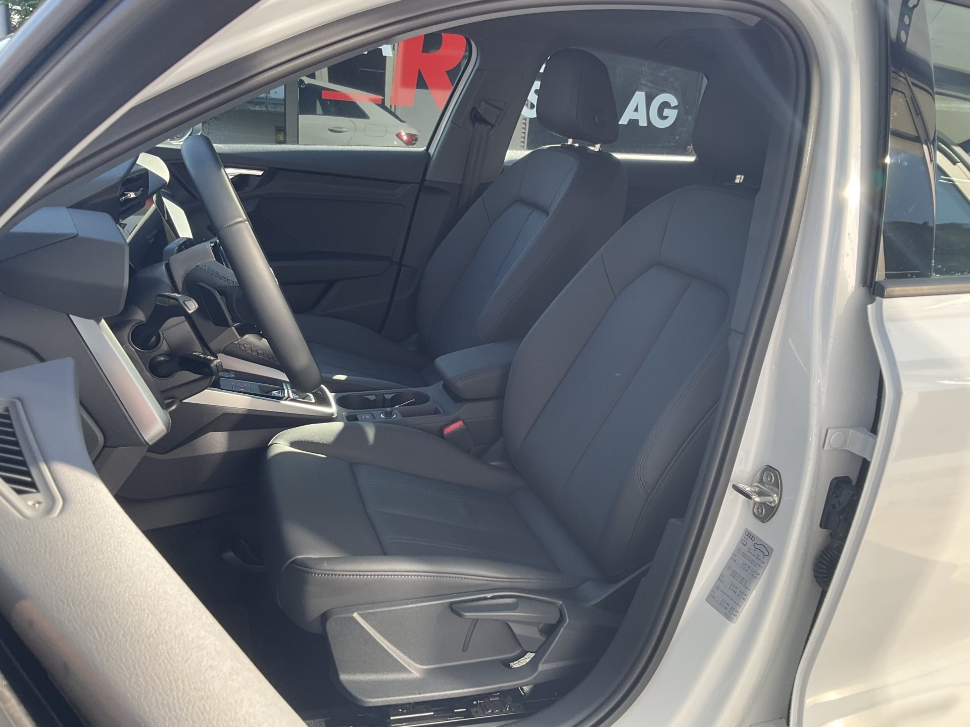 AUDI A3 SPORTBACK 40 TFSI E S-TRONIC *** NEUWAGEN ZUM ABSOLUTEN TOPPREIS ***-image-7