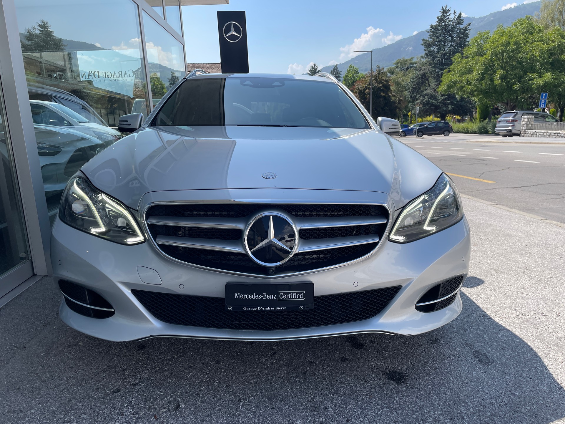 MERCEDES-BENZ E 500 Avantgarde 4Matic 7G-Tronic-showroom-element-1